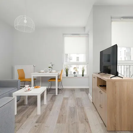 Cozy Koscielna 17 In With Balcony * Poznan