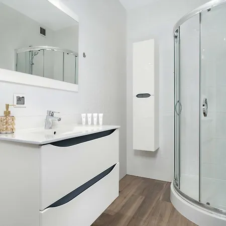 Cozy Koscielna 17 In With Balcony شقة