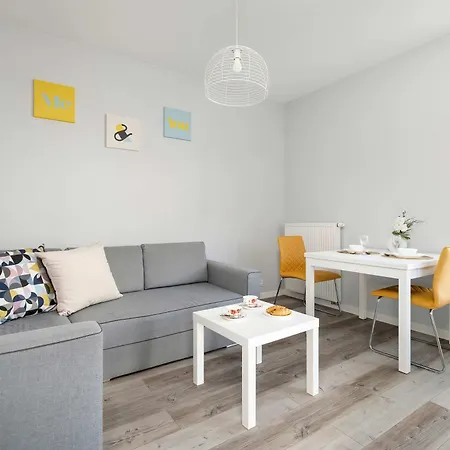 Διαμέρισμα Cozy Koscielna 17 In With Balcony Πόζναν